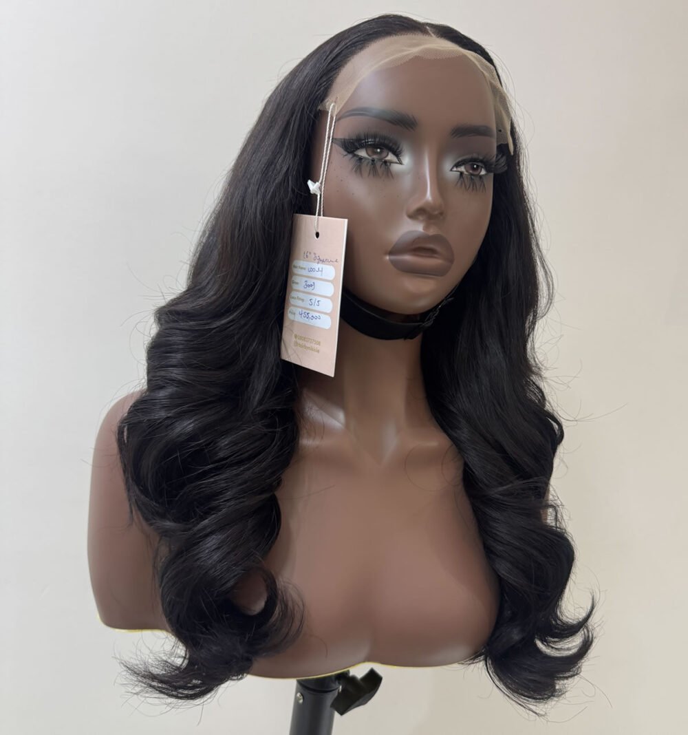 16" 300g signature wavy paired with 5/5 Swiss lace (slightly layered) - Image 3